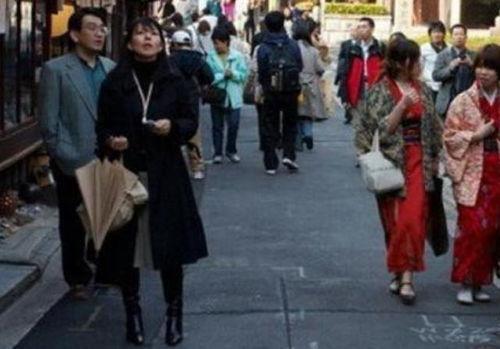 日本群众,传统与现代的交融