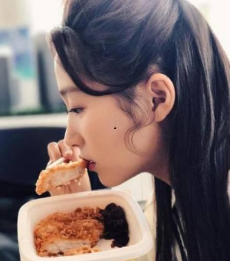 明星爆料吃瓜关晓彤,娱乐圈背后的那些秘密