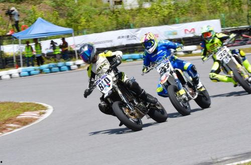 摩托车比赛视频,摩托车比赛巅峰对决精彩瞬间回顾