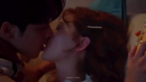 韩国楼梯间吻戏,甜蜜瞬间定格心动瞬间