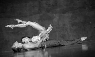 人体艺术摄影图片,光影交织的人体艺术之美